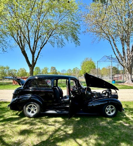 Unknown-Sedan-1939-Black-BlackMaroon-4