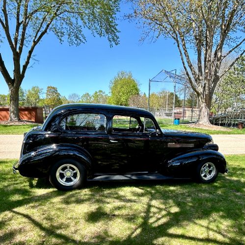Unknown-Sedan-1939-Black-BlackMaroon-5