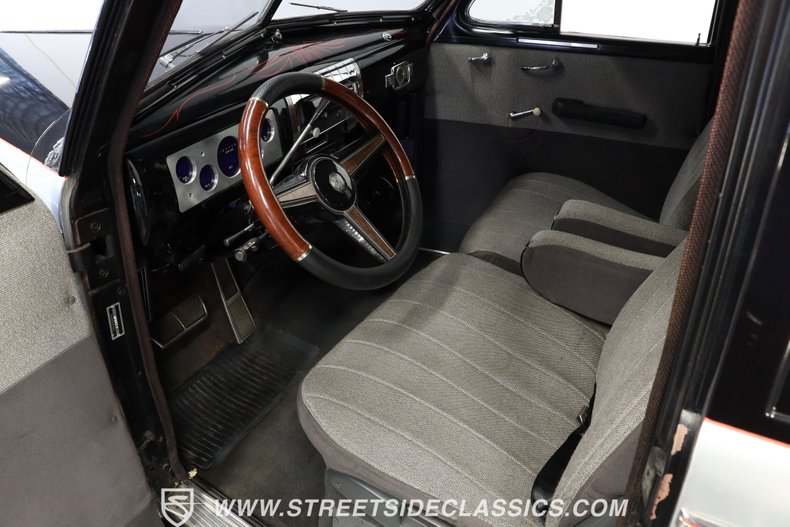 Unknown-Sedan-1939-Black-and-Silver-Gray-11