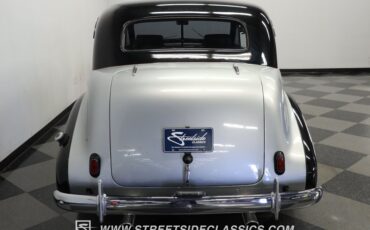 Unknown-Sedan-1939-Black-and-Silver-Gray-15