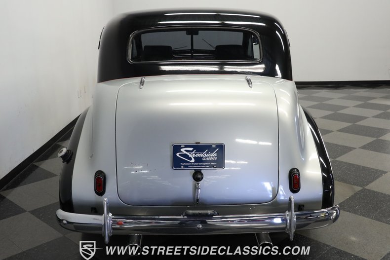Unknown-Sedan-1939-Black-and-Silver-Gray-15
