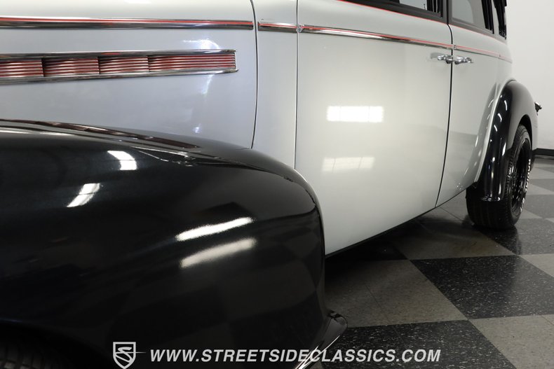 Unknown-Sedan-1939-Black-and-Silver-Gray-30