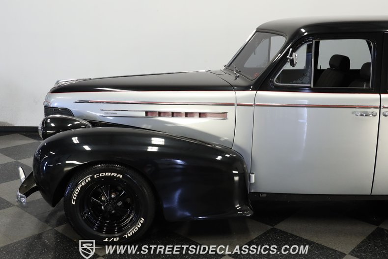 Unknown-Sedan-1939-Black-and-Silver-Gray-31