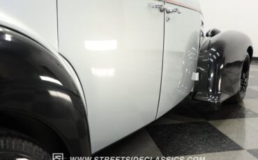 Unknown-Sedan-1939-Black-and-Silver-Gray-35