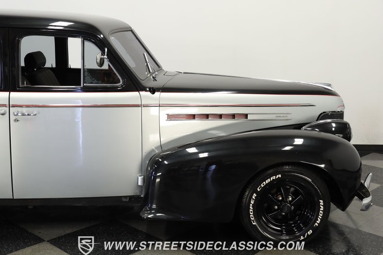 Unknown-Sedan-1939-Black-and-Silver-Gray-37