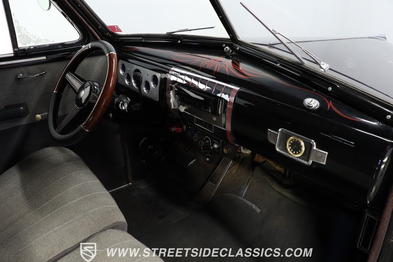 Unknown-Sedan-1939-Black-and-Silver-Gray-4