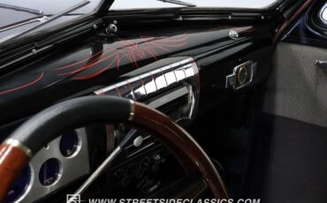 Unknown-Sedan-1939-Black-and-Silver-Gray-46