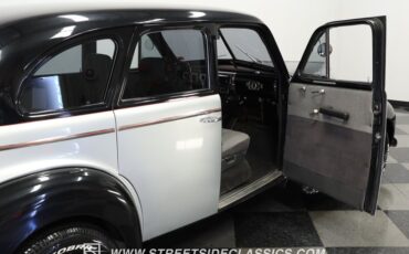 Unknown-Sedan-1939-Black-and-Silver-Gray-8
