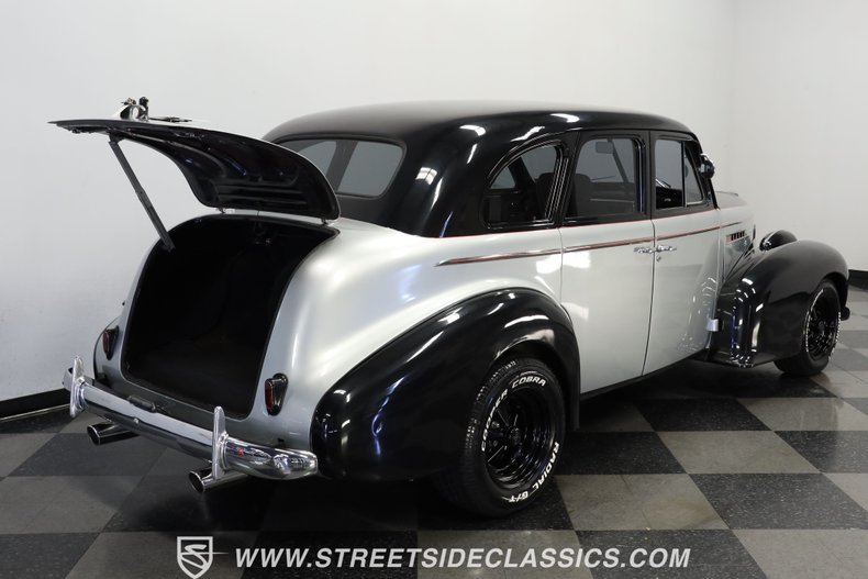 Unknown-Sedan-1939-Black-and-Silver-Gray-9
