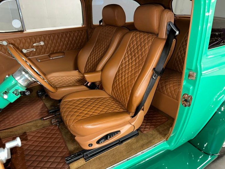 Unknown-Sedan-1939-Two-Tone-Green-Tan-22