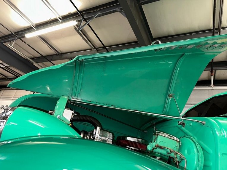Unknown-Sedan-1939-Two-Tone-Green-Tan-31