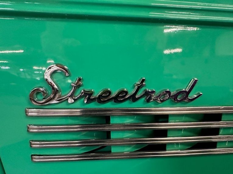 Unknown-Sedan-1939-Two-Tone-Green-Tan-37
