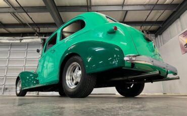 Unknown-Sedan-1939-Two-Tone-Green-Tan