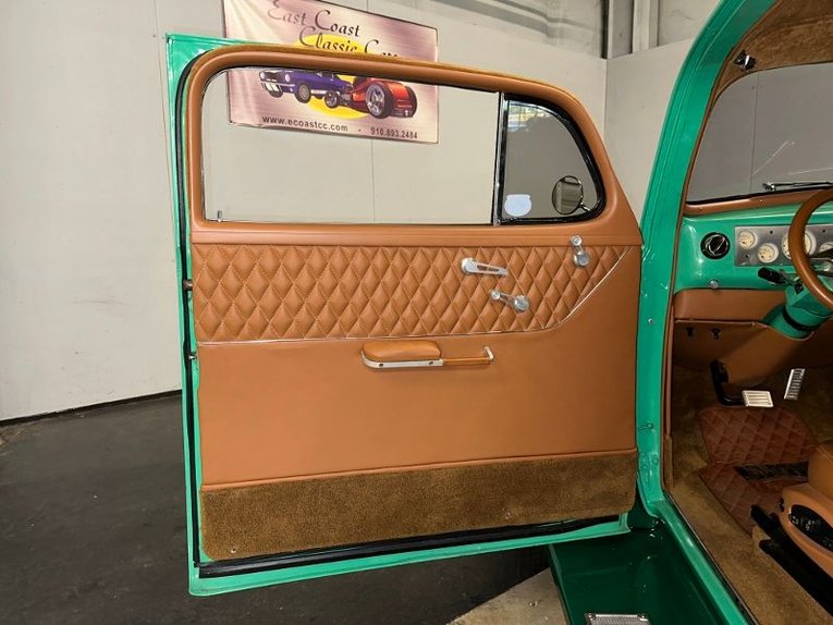 Unknown-Sedan-1939-Two-Tone-Green-Tan-8