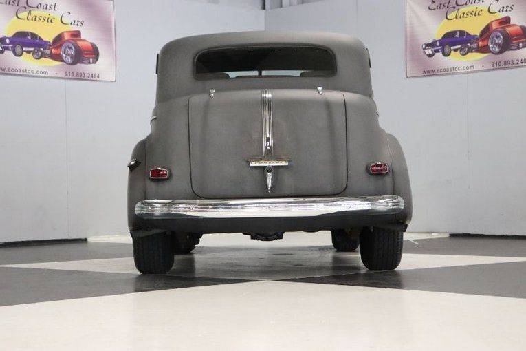 Unknown-Sedan-1940-Black-Primer-Gray-22