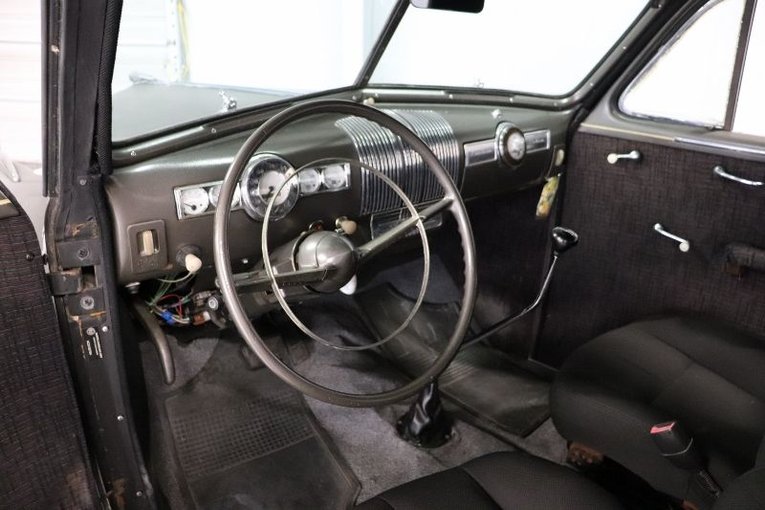 Unknown-Sedan-1940-Black-Primer-Gray-32