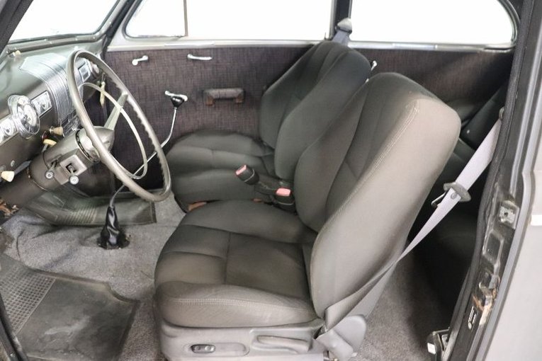 Unknown-Sedan-1940-Black-Primer-Gray-33