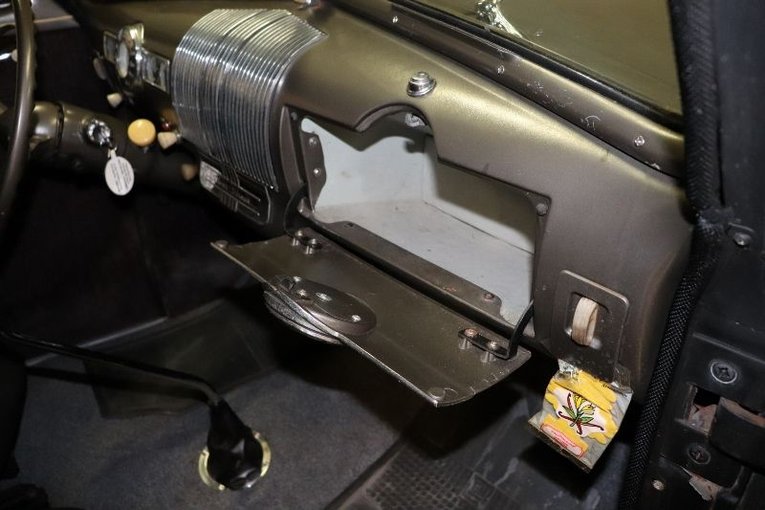 Unknown-Sedan-1940-Black-Primer-Gray-34