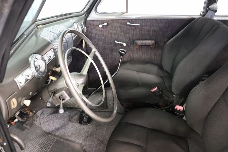 Unknown-Sedan-1940-Black-Primer-Gray-40