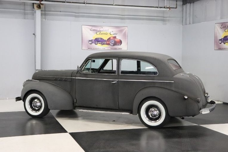Unknown-Sedan-1940-Black-Primer-Gray