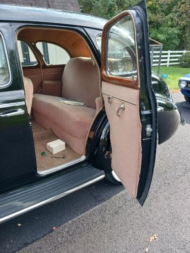Unknown-Sedan-1940-Black-Tan-Cloth-11