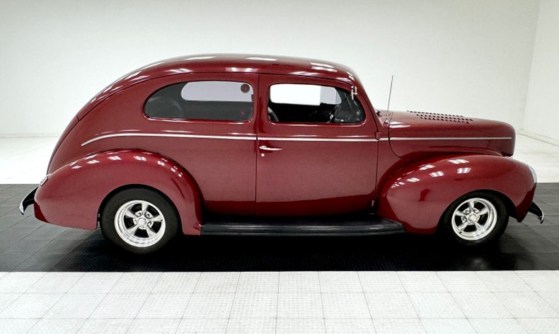 Unknown-Sedan-1940-Maroon-Metallic-Dark-Gray-11