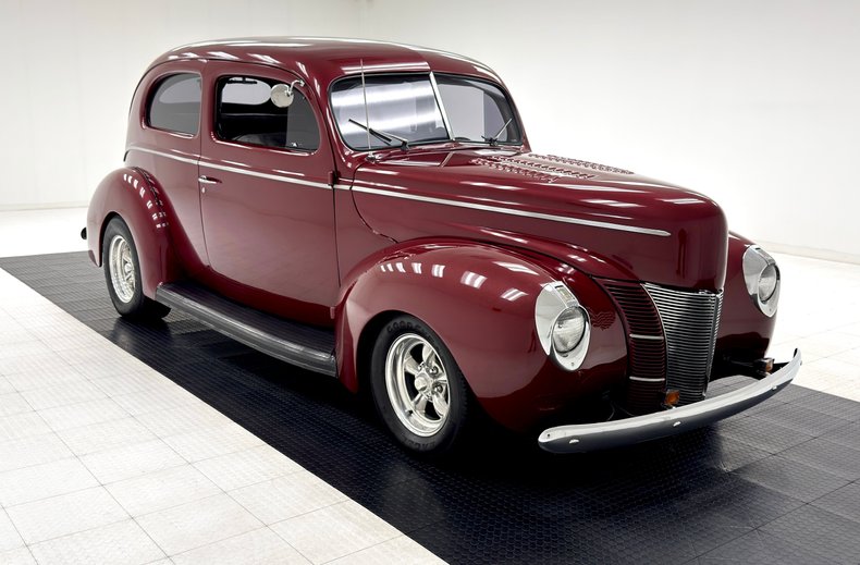 Unknown-Sedan-1940-Maroon-Metallic-Dark-Gray-12