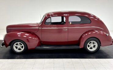 Unknown-Sedan-1940-Maroon-Metallic-Dark-Gray