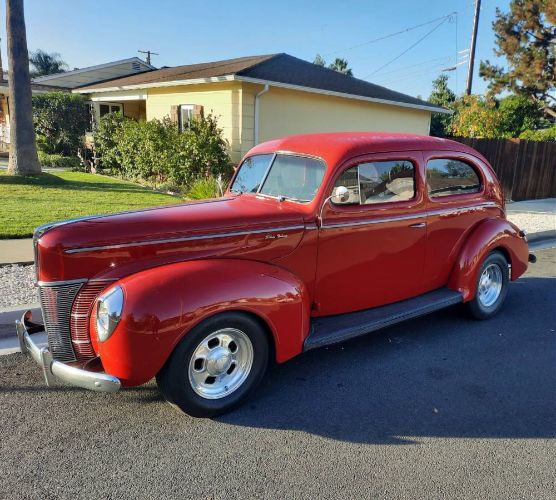 Unknown-Sedan-1940-Red-2