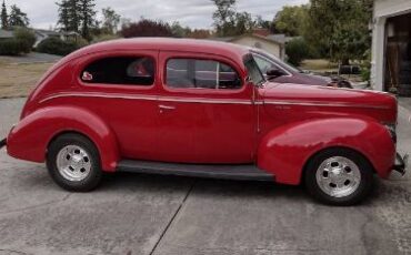 Unknown-Sedan-1940-Red-7