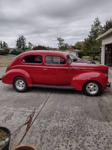 Unknown-Sedan-1940-Red-7