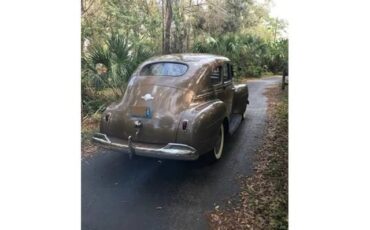 Unknown-Sedan-1941-Marine-Gold-Tan-3
