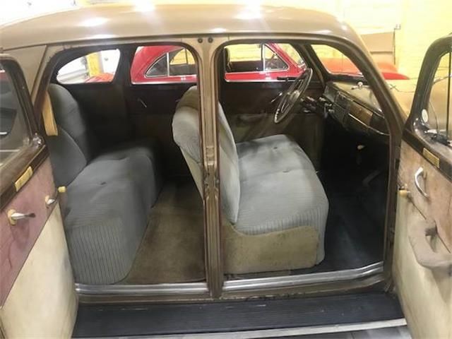 Unknown-Sedan-1941-Marine-Gold-Tan-4