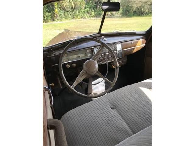 Unknown-Sedan-1941-Marine-Gold-Tan-5