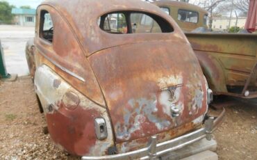 Unknown-Sedan-1941-White-6