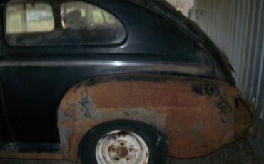Unknown-Sedan-1942-3