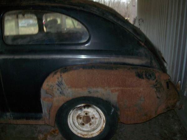 Unknown-Sedan-1942-3