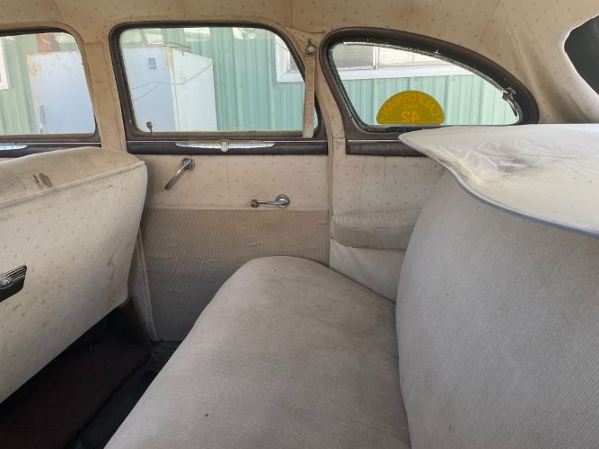 Unknown-Sedan-1942-Maroon-Tan-13