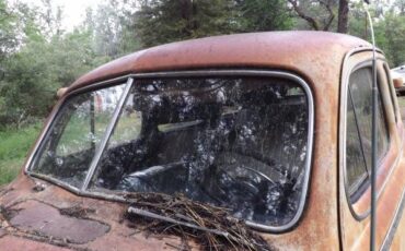 Unknown-Sedan-1946-12