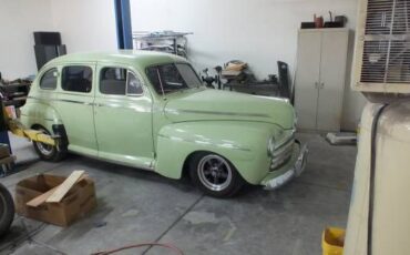 Unknown-Sedan-1946-Green-Green
