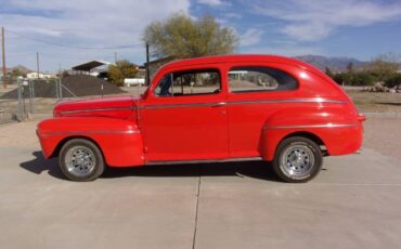 Unknown-Sedan-1946-Red