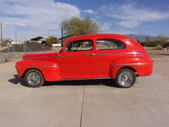 Unknown-Sedan-1946-Red