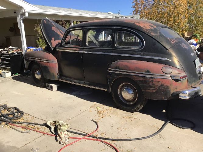 Unknown-Sedan-1947-Black-3