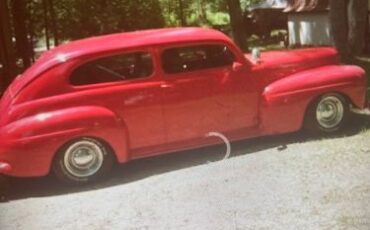Unknown-Sedan-1947-Red-11