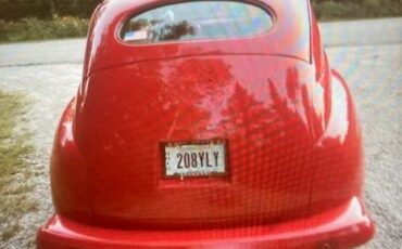 Unknown-Sedan-1947-Red-2