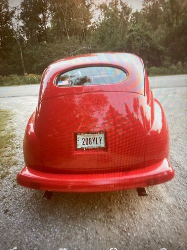 Unknown-Sedan-1947-Red-2