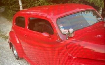 Unknown-Sedan-1947-Red-3