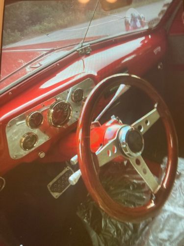 Unknown-Sedan-1947-Red-5