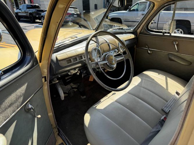 Unknown-Sedan-1948-Yellow-3