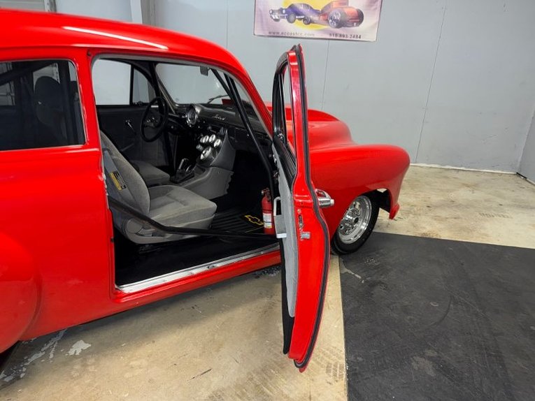 Unknown-Sedan-1949-Red-Gray-27